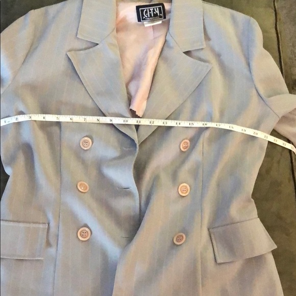 Blazer and Skirt set gray pinstripe size 13 - Picture 4 of 8
